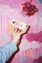 Filiżanka amore w ręce