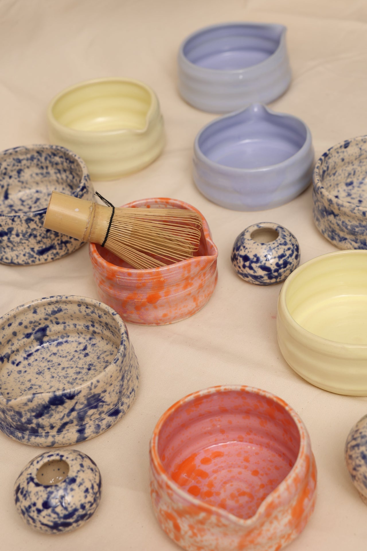 Kolorowe matchawany i stojaki lvvia