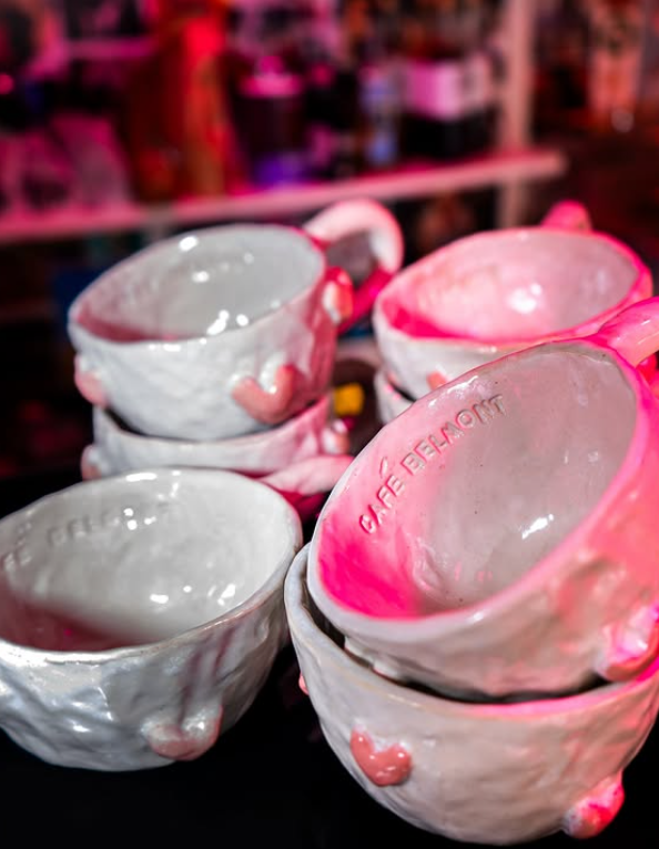 Kubki z sercami dla cafe belmont