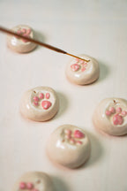 Ceramiczne łapki kotki na kadzidło