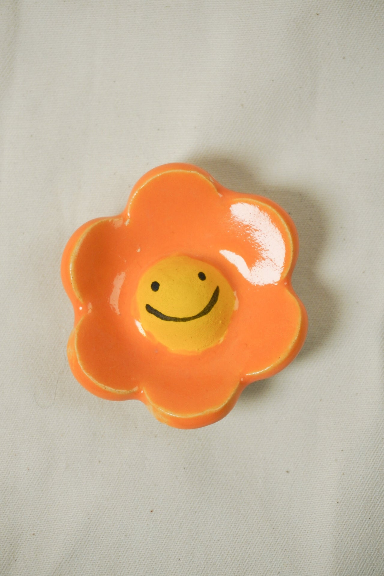 Ceramiczny magnes kwiatek pomarańcz 