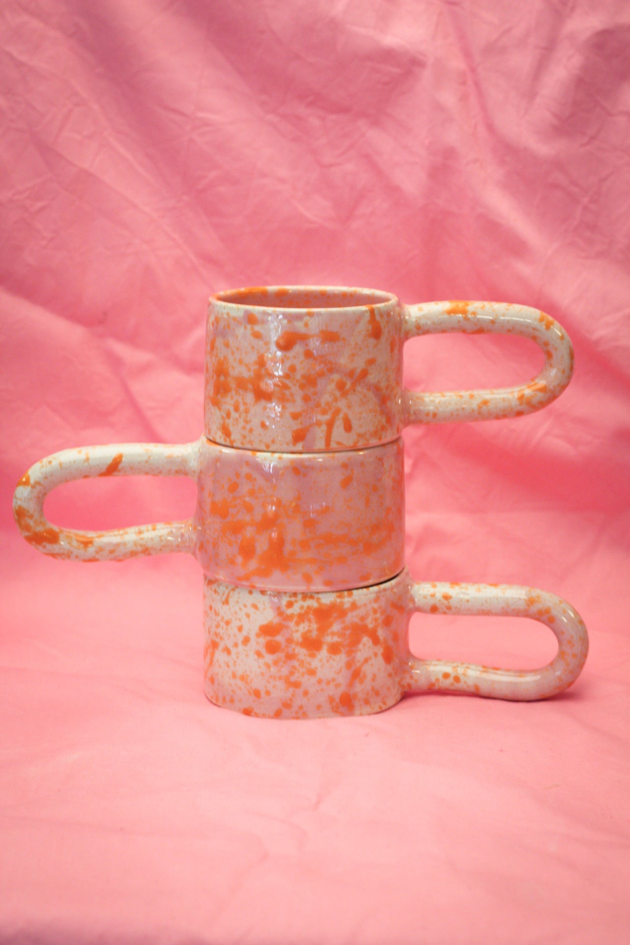 Różowe filiżanki susnet z długim uchem