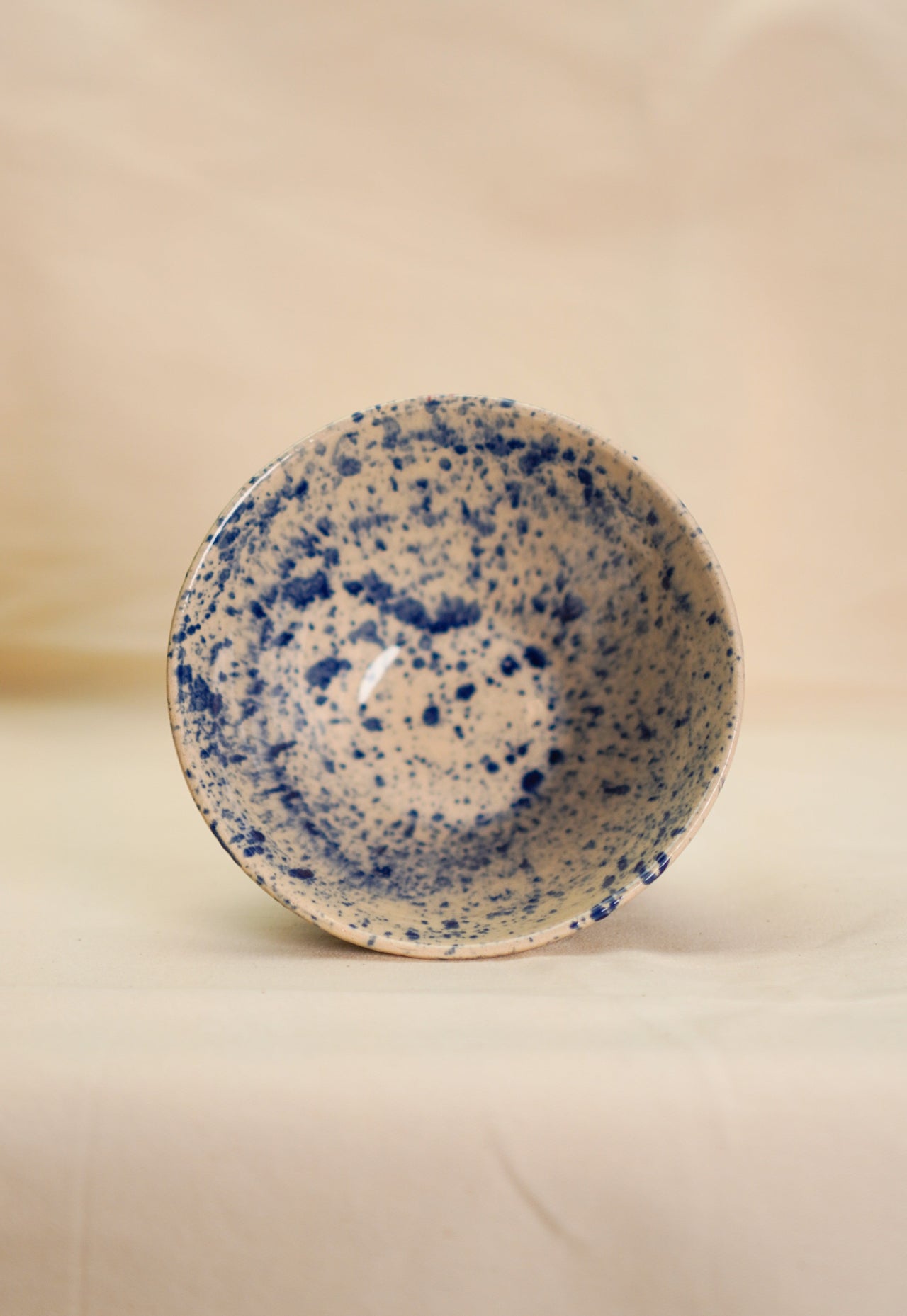 Środek miski na ramen nakrapianej