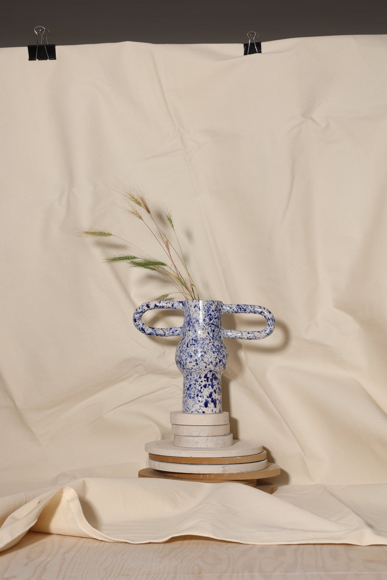 Wazon Venus z kwiatkami