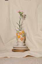 Wazon flowes z wypukłymi kwiatami