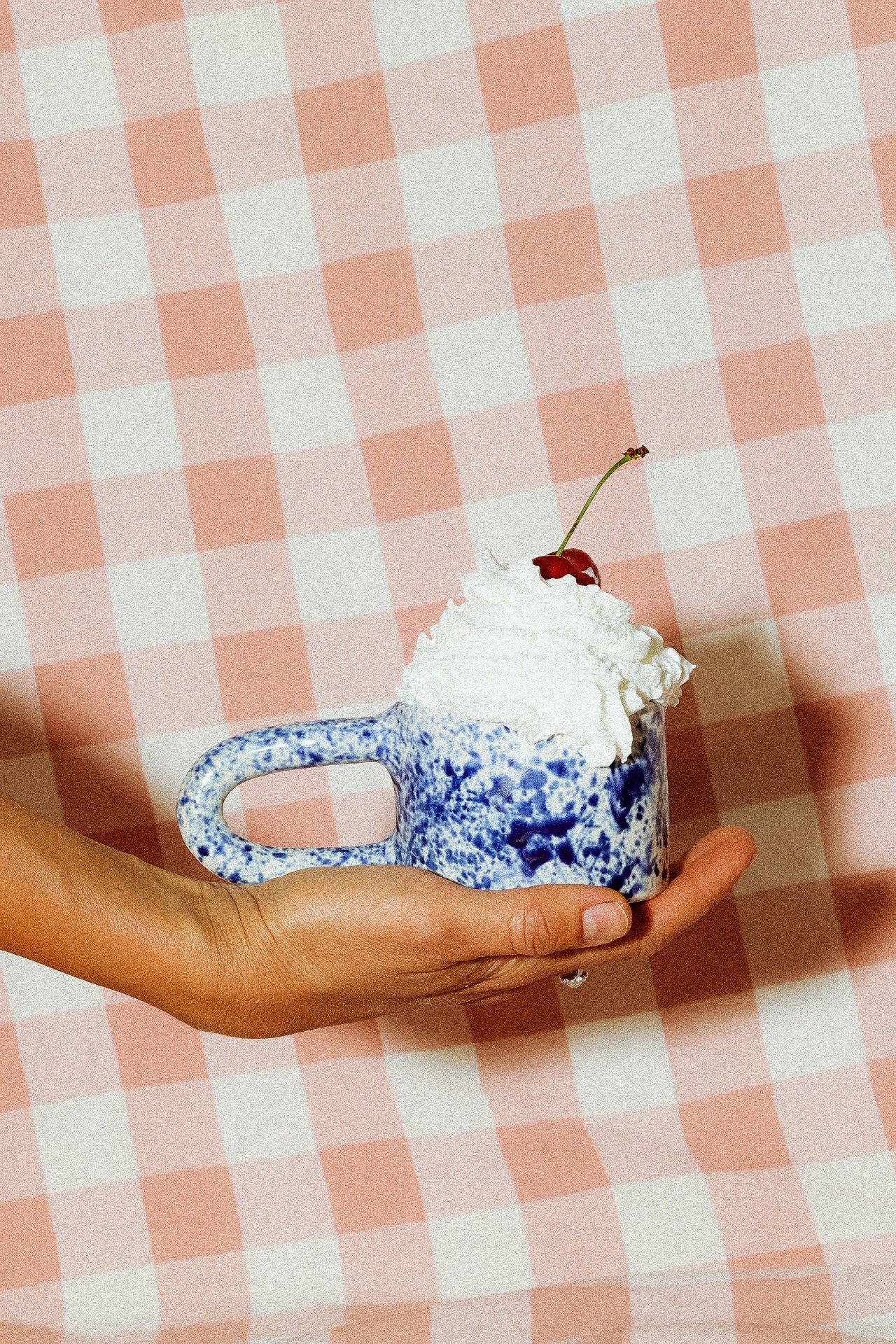 Bita śmietana w filiżance lvvia